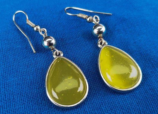 Vintage Silver Tone Teardrop Dangle Earrings: Yellow Resin
