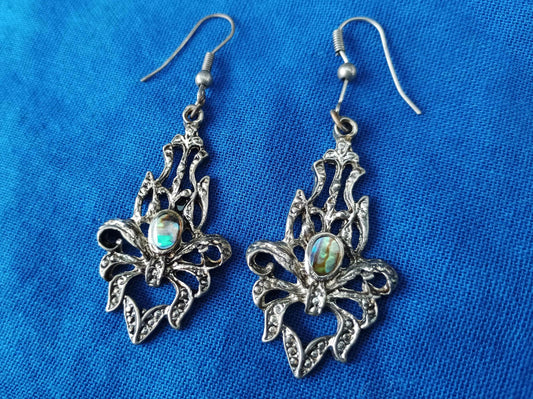 Vintage Silver Tone Victorian Dangle Earrings: Filigree Ribbon & Shell
