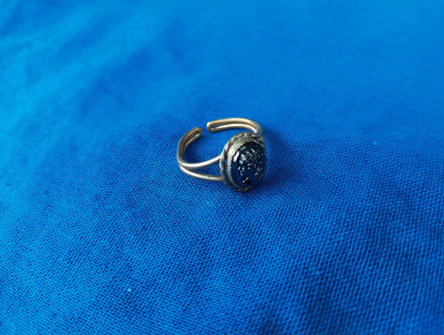 Vintage Victorian Obsidian Cameo Ring: Adjustable Costume Jewelry