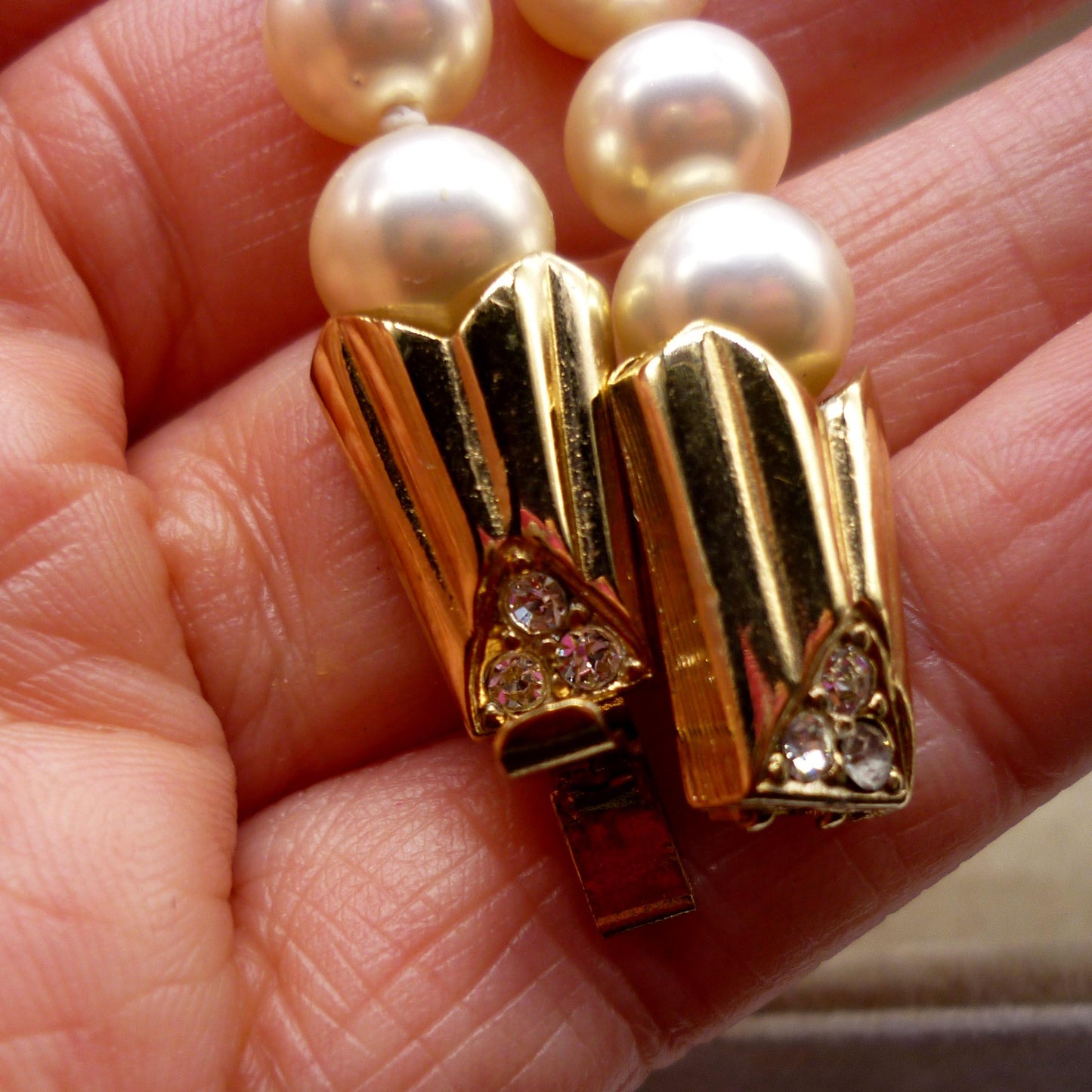 Vintage Dicini Pearl Necklace with Gold Plated Diamante Clasp in Presentation Box
