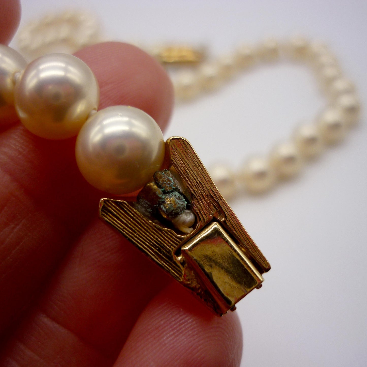 Vintage Dicini Pearl Necklace with Gold Plated Diamante Clasp in Presentation Box