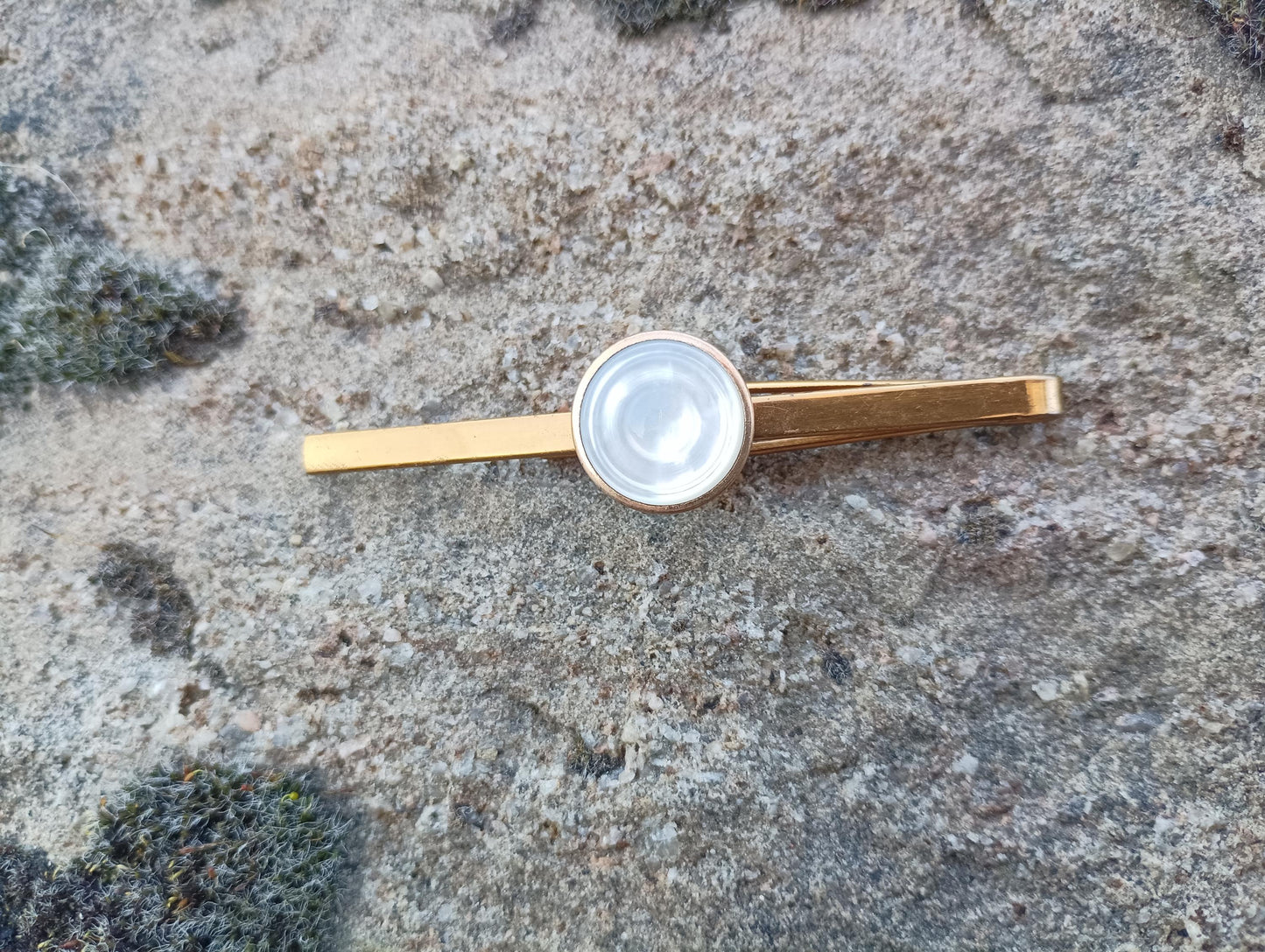 Vintage 1970s Mother of Pearl Tie Clip: Gold Tone Retro Accessory