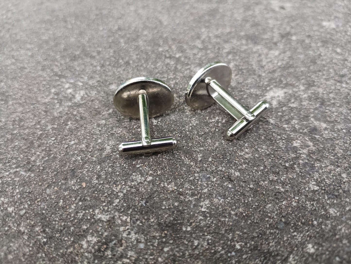 Vintage Hand Painted Eagle Cufflinks: Mother of Pearl Retro Accessory