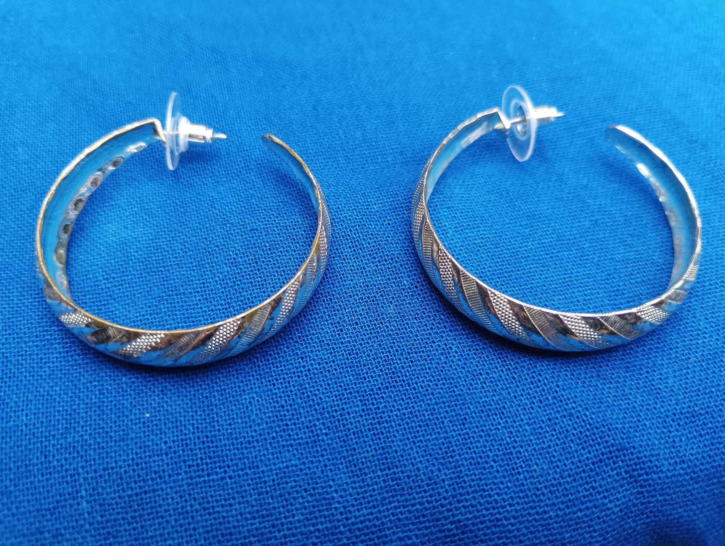 Vintage Silver Tone Hoop Earrings, Textured Striped Pattern, 1.5 inch