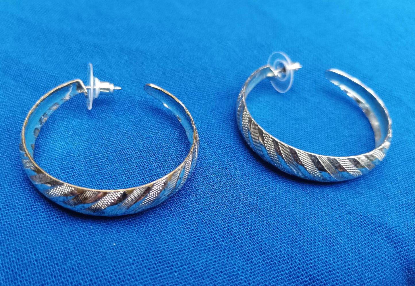 Vintage Silver Tone Hoop Earrings, Textured Striped Pattern, 1.5 inch