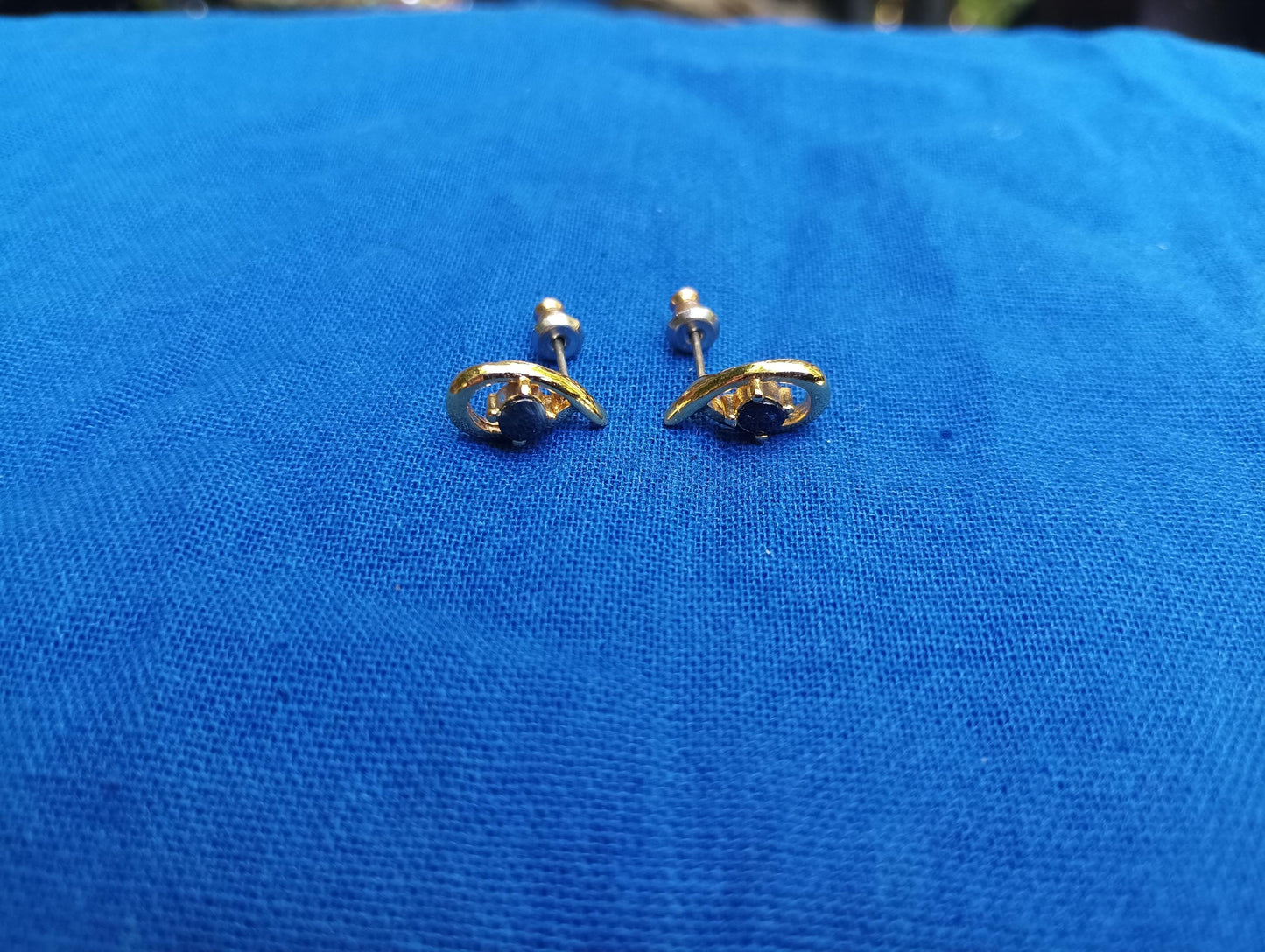 Vintage Gold Plated Sapphire Necklace & Earring Set: Teardrop Design