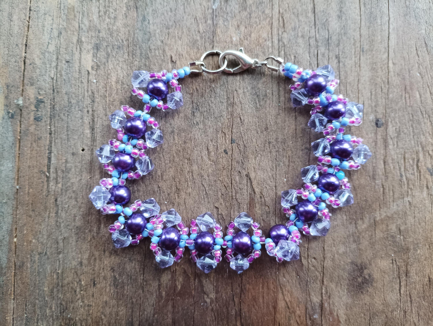 Vintage Purple & Blue Beaded Bracelet: Retro Costume Jewelry