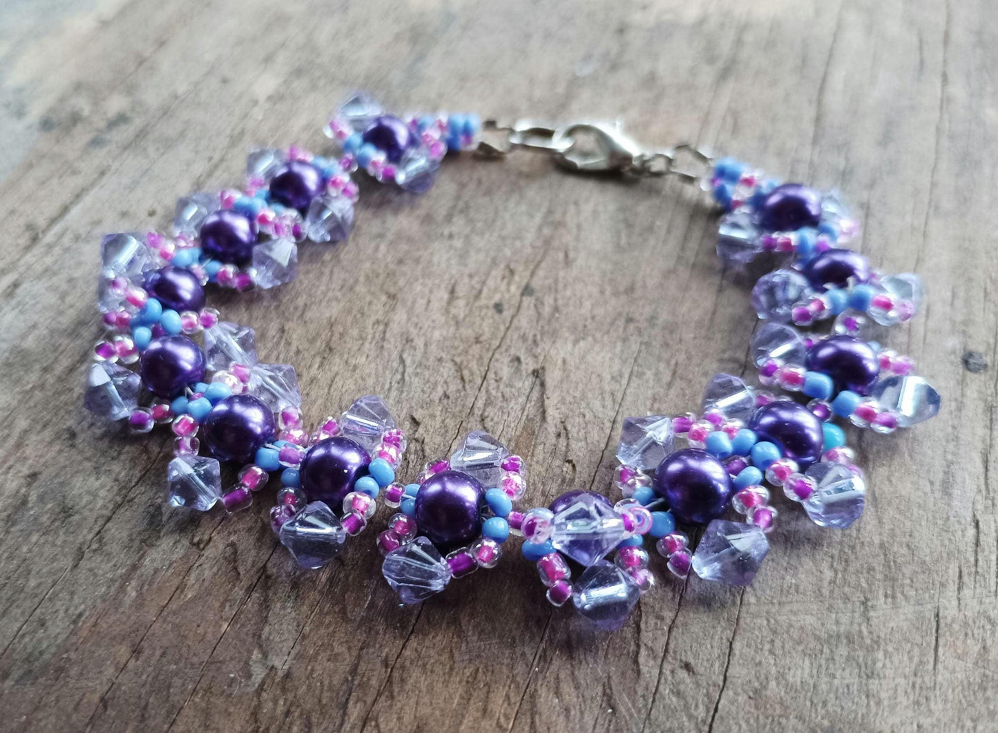 Vintage Purple & Blue Beaded Bracelet: Retro Costume Jewelry