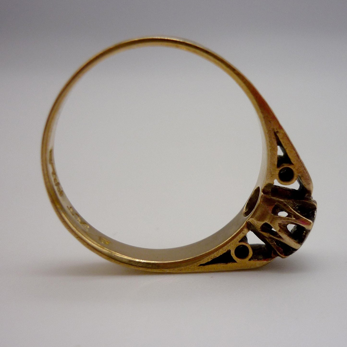 White Quartz Solitaire Ring, 9k Gold & Palladium Band Size 7