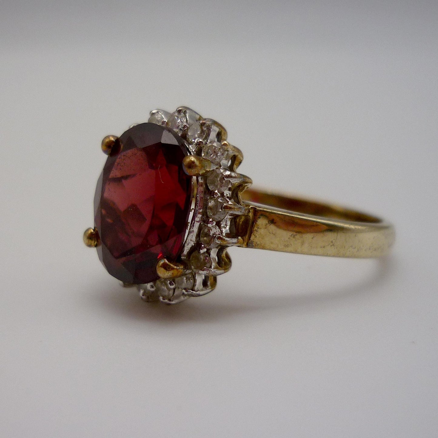 Vintage 9k Gold Garnet & Diamond Halo Ring Size 6