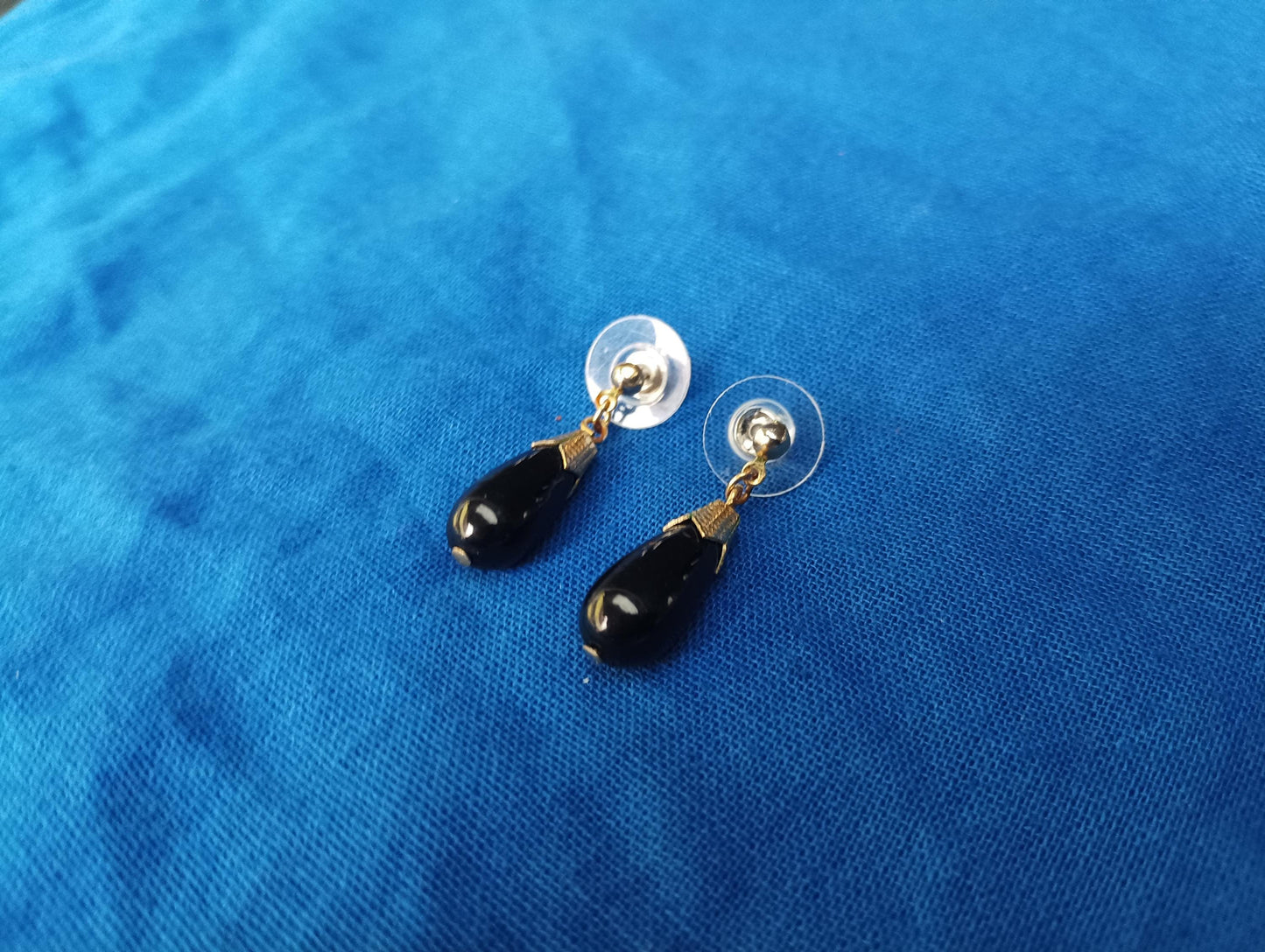 Vintage Black Glass Teardrop Stud Earrings