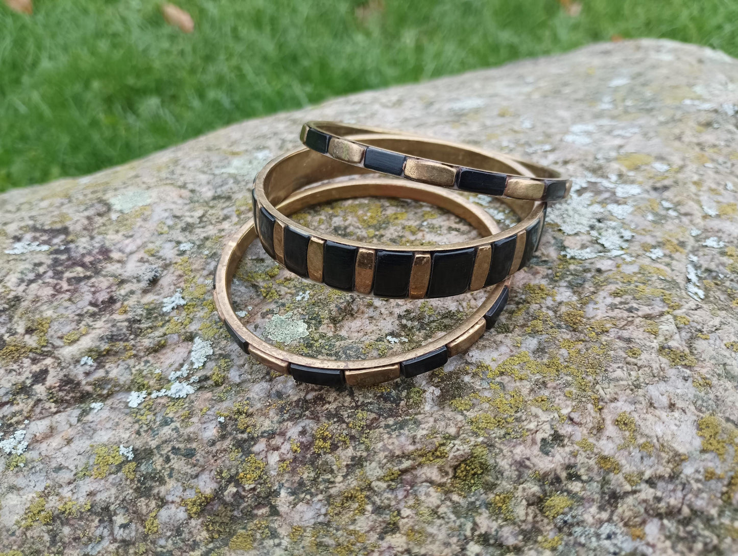 Vintage 1960s Brass and Black Horn Inlaid Bangles For Women