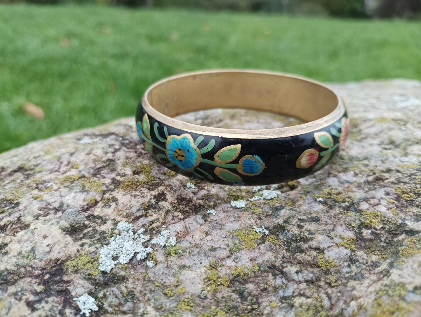 Vintage 1950s Black Enamel Floral Cloisonne Brass Bangle For Women