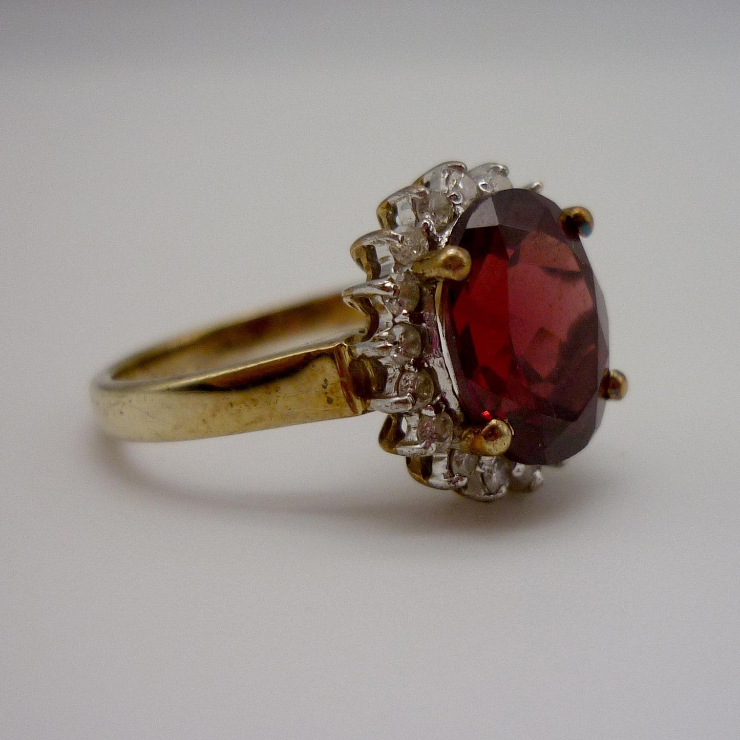 Vintage 9k Gold Garnet & Diamond Halo Ring Size 6