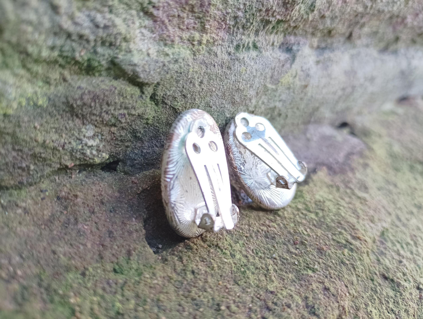 Vintage 1970s Neugablonz-Kaufbeuren Faux Pearl Oval Clip On Earrings