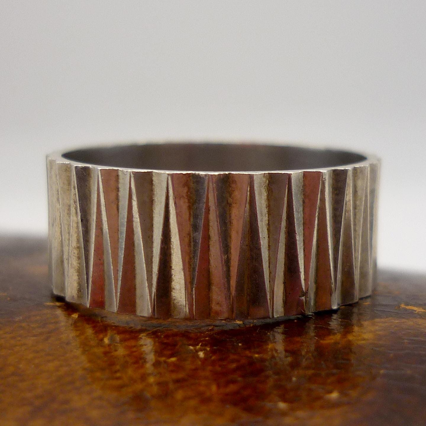 Vintage Silver Band Size 7, Wide Textured Zig Zag Ring