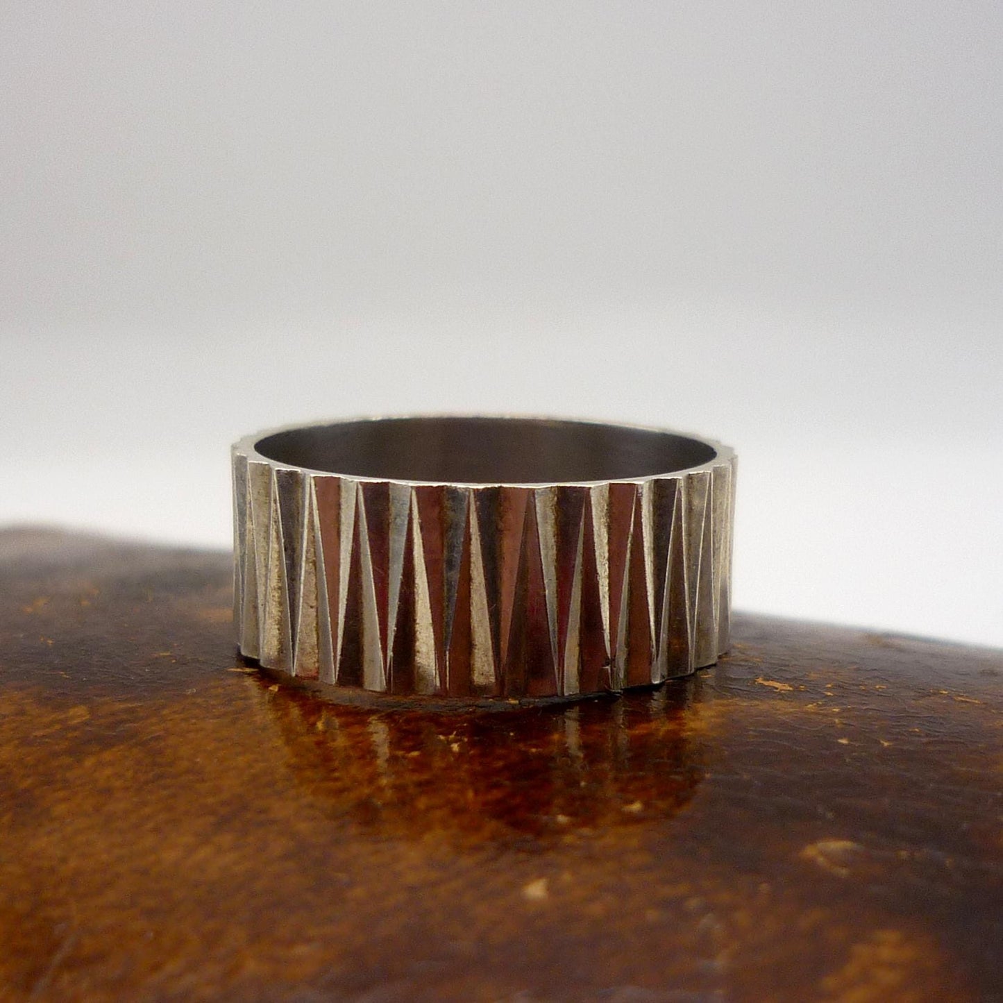 Vintage Silver Band Size 7, Wide Textured Zig Zag Ring